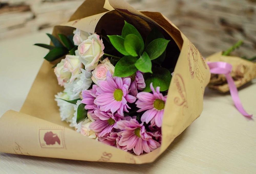 Букет цветов из: Розы и Хризантемы в Советский Ленинградской области