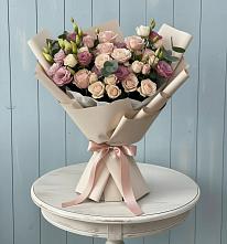 Букет цветов из:  Розы и Лизиантусы в Советский Ленинградской области