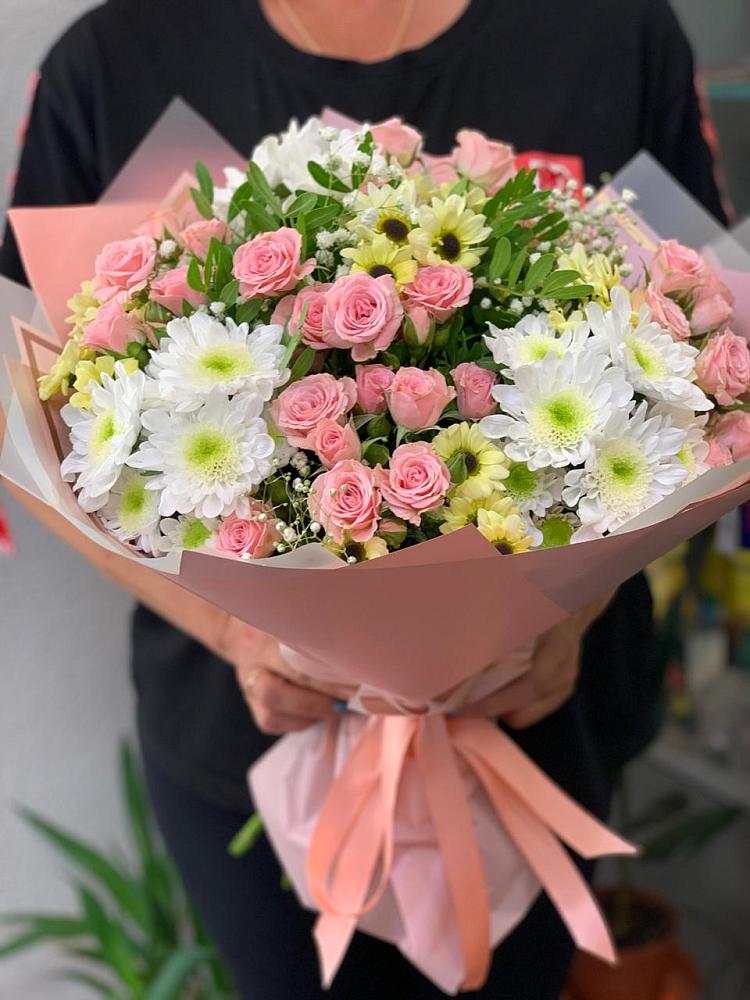Букет цветов из: Розы и Хризантемы в Советский Ленинградской области