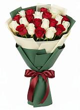 Букет Микс из красных и белых роз в Советский Ленинградской области