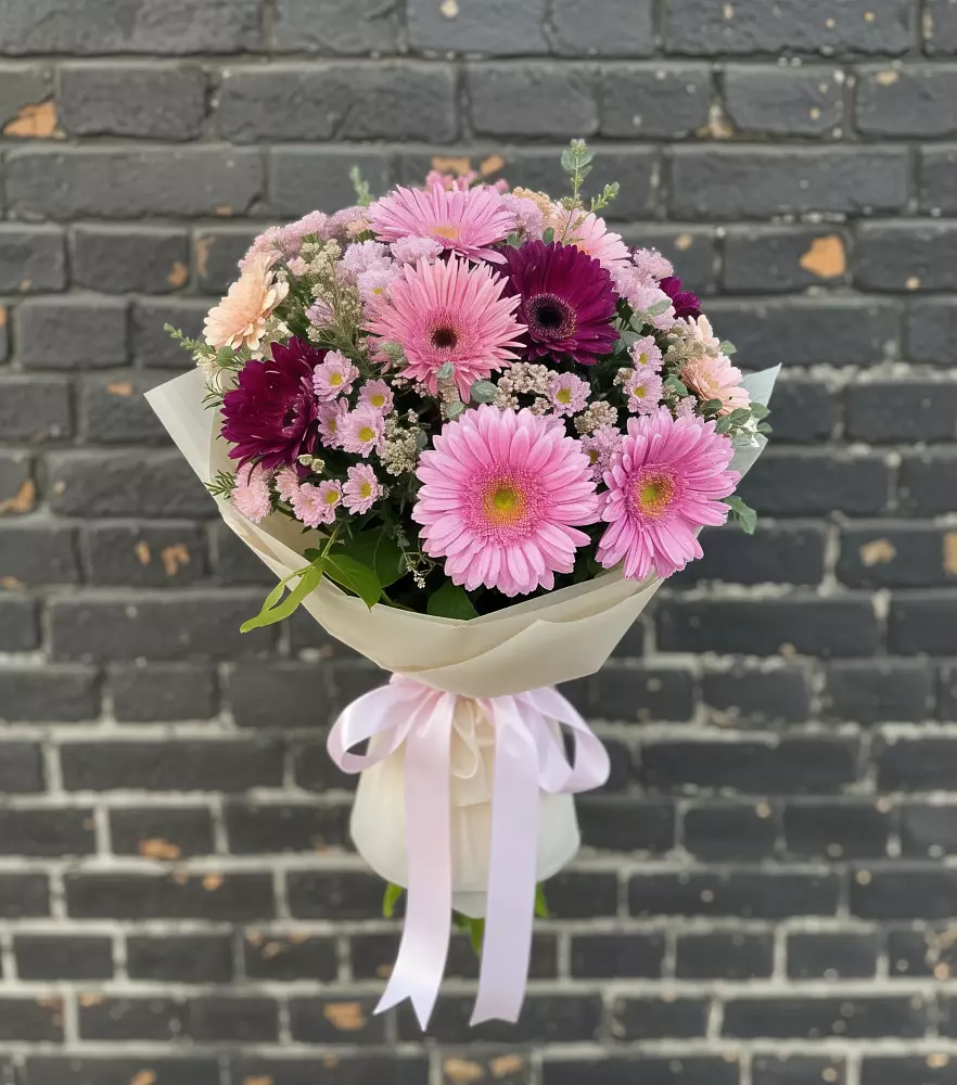 Букет цветов из: Герберы и Хризантемы в Советский Ленинградской области