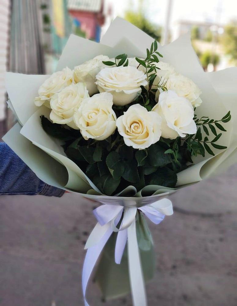Букет Белые розы Проуд в Советский Ленинградской области