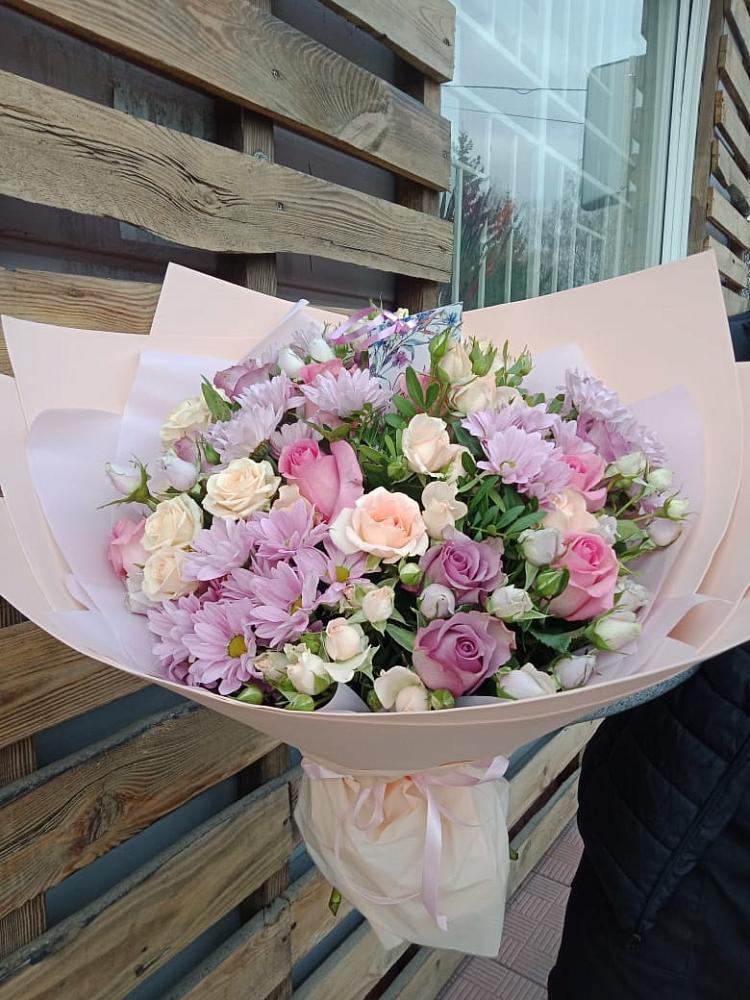 Букет цветов из: Розы и Хризантемы в Советский Ленинградской области