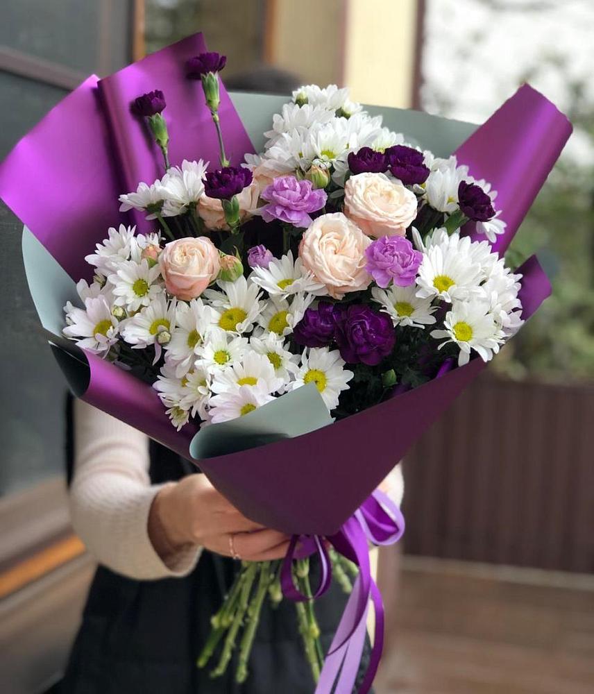 Букет цветов из: Хризантемы, Гвоздики и Розы в Советский Ленинградской области