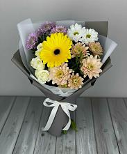 Букет цветов из:  Розы, Герберы и Хризантемы в Советский Ленинградской области
