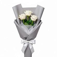 Букет 3 белые розы в Советский Ленинградской области