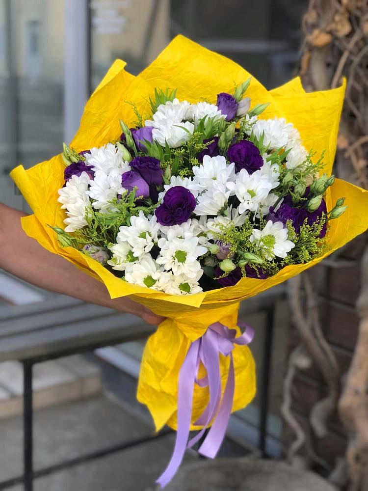 Букет цветов из: Ирисы, Хризантемы и Ромашки в Советский Ленинградской области
