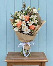 Букет цветов из:  Альстромерии, Лизиантусы, Розы и Хризантемы #REPLACE_PRED# Советский Ленинградской области