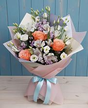 Букет цветов из:  Лизиантусы, Розы, Альстромерии и Гипсофила в Советский Ленинградской области