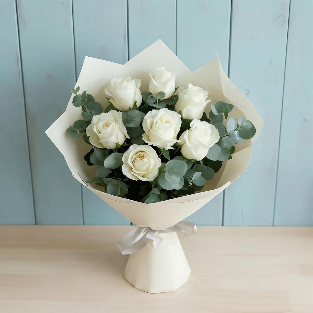 Букет Белые розы в Эвкалипте в Советский Ленинградской области
