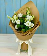 Букет цветов из:  Хризантемы и Лизиантусы в Советский Ленинградской области