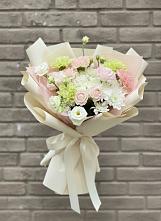 Букет цветов из:  Гвоздики, Розы, Лизиантусы и Хризантемы #REPLACE_PRED# Советский Ленинградской области