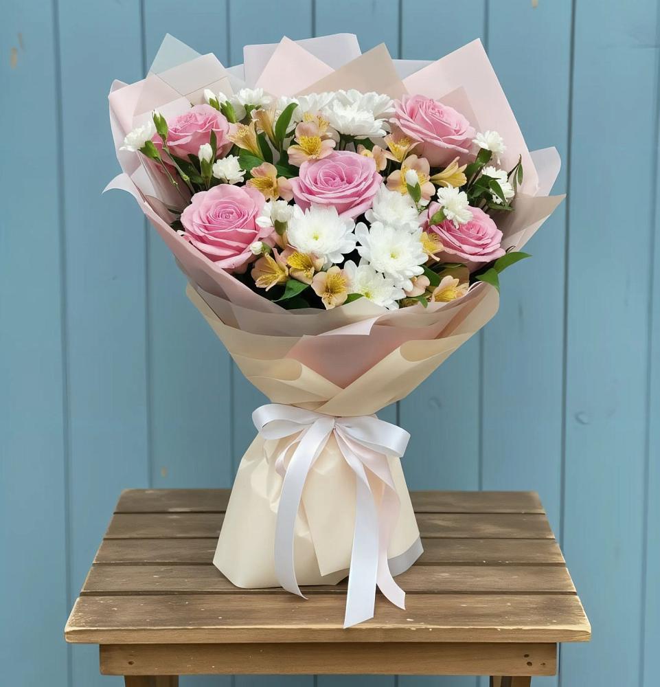 Букет цветов из: Гвоздики, Орхидеи и Розы в Советский Ленинградской области