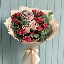 Букет цветов из:  Гвоздики и Розы в Советский Ленинградской области