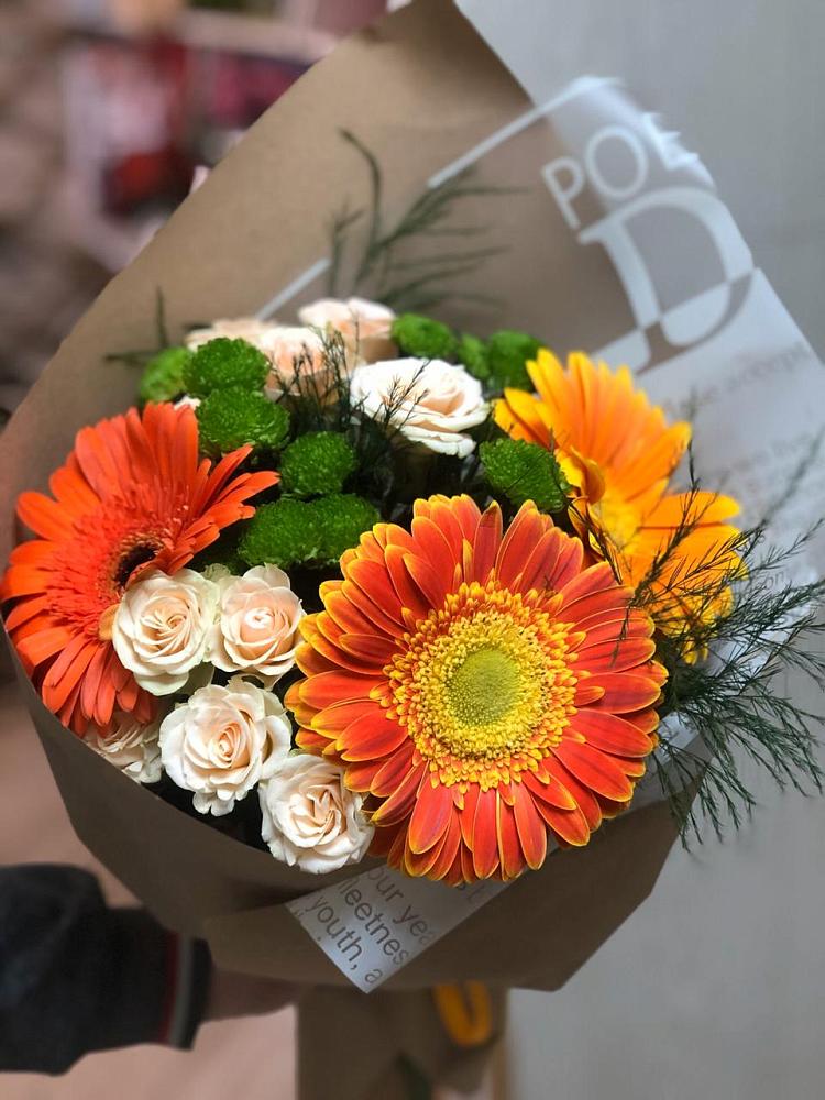 Букет цветов из: Герберы, Хризантемы и Розы в Советский Ленинградской области
