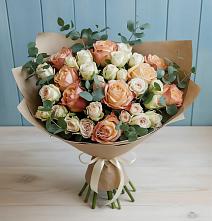 Букет цветов из:  Альстромерии и Розы в Советский Ленинградской области