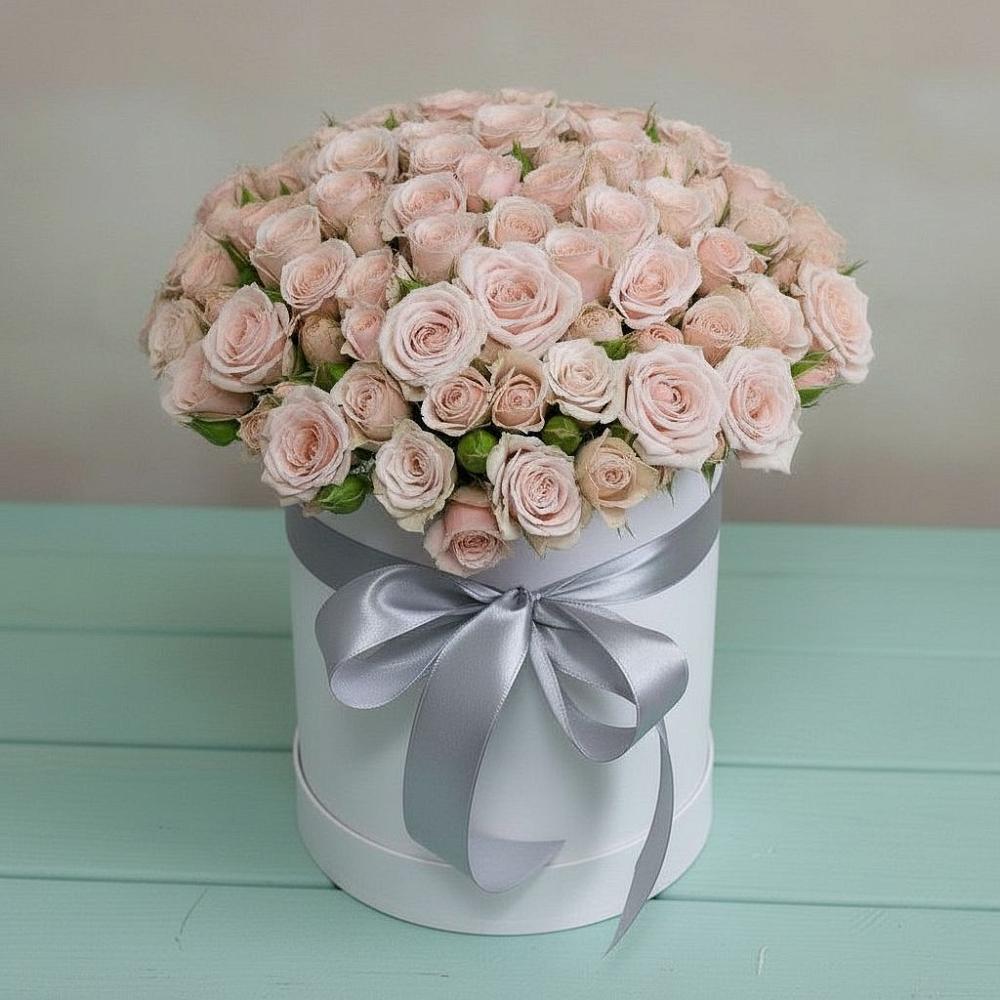 Цветочная композиция из Розы в шляпной коробке в Советский Ленинградской области